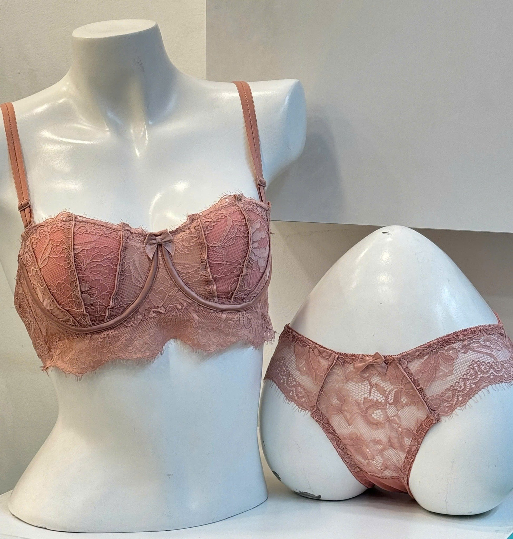 Bra Mút Mỏng Phối Ren Hoa Hồng